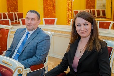 Работников аппарата отметили наградами